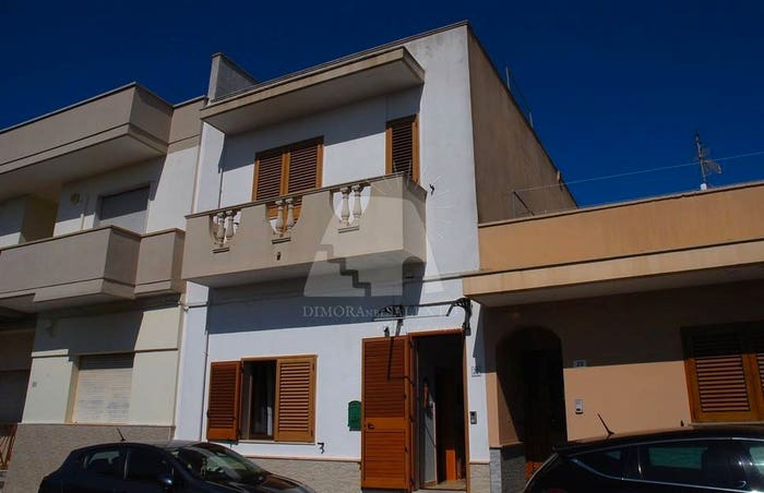 Casa con 6 locali in vendita in Via Camillo Prampolini, PresicceAcquarica
