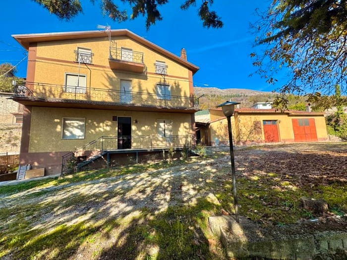 Casa con 6 locali in vendita in Via Sant'Onofrio, Paterno, Avezzano