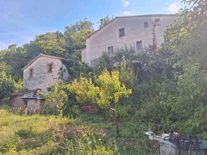 Casa con 6 locali in vendita in San Severino Marche