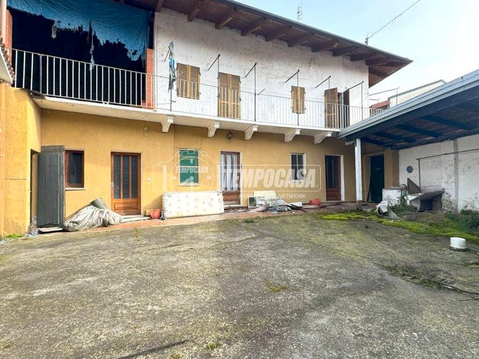 Casa con 6 locali in vendita in Via Palestro, Centro, Vestignè