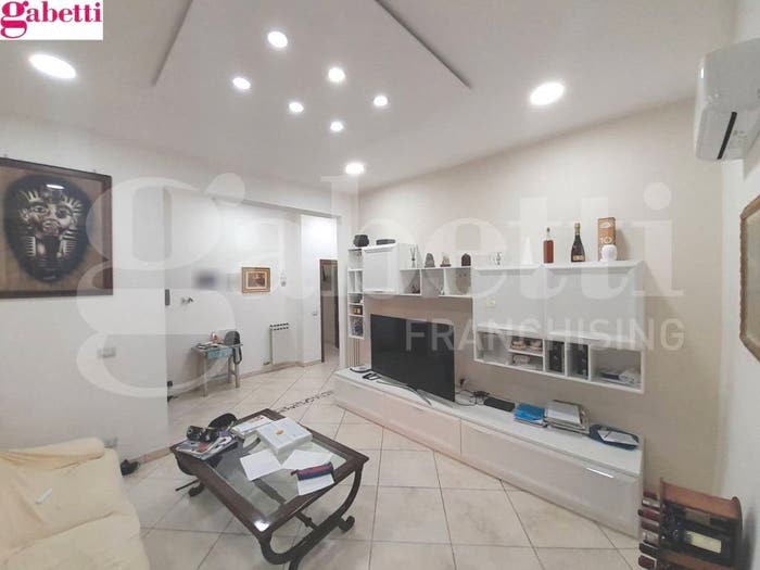 Appartamento con 5 locali in vendita in Centro, Poggibonsi