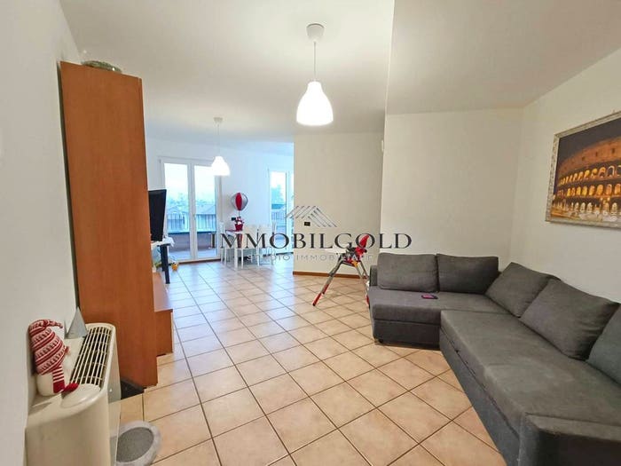 Appartamento trilocale in vendita in Via Verbano, Abbiategrasso