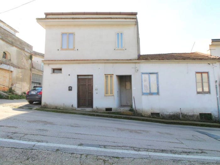 Casa quadrilocale in vendita in Via Fratelli Della Valle, Annunziata, Castel Morrone