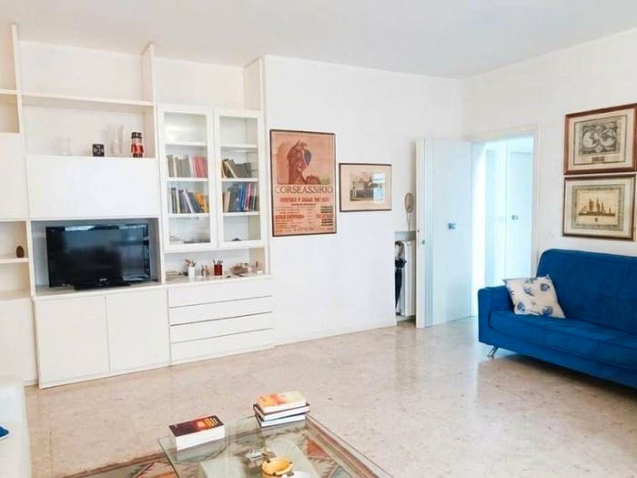 Appartamento trilocale in vendita in Marina di Massa Centro, Massa