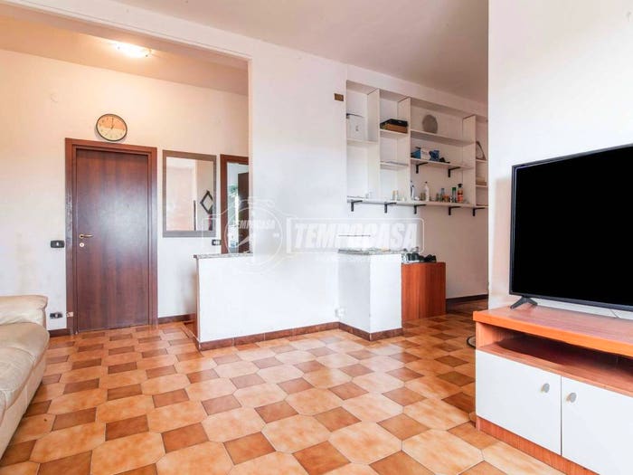 Appartamento trilocale in vendita in Via Giovanni Pascoli, Centro, Lurate Caccivio