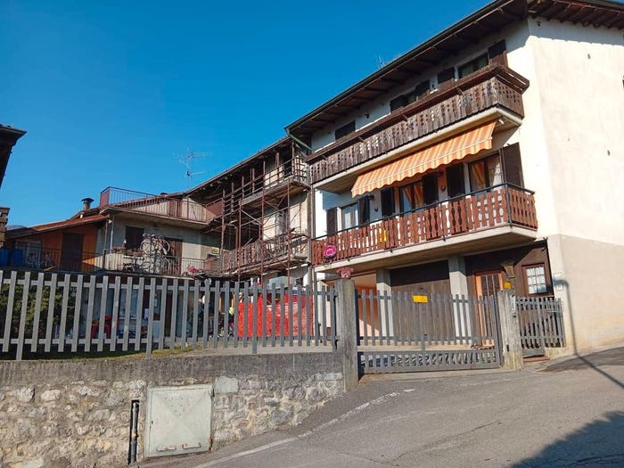 Casa con 6 locali in vendita in Via Perola, Centro, Albino