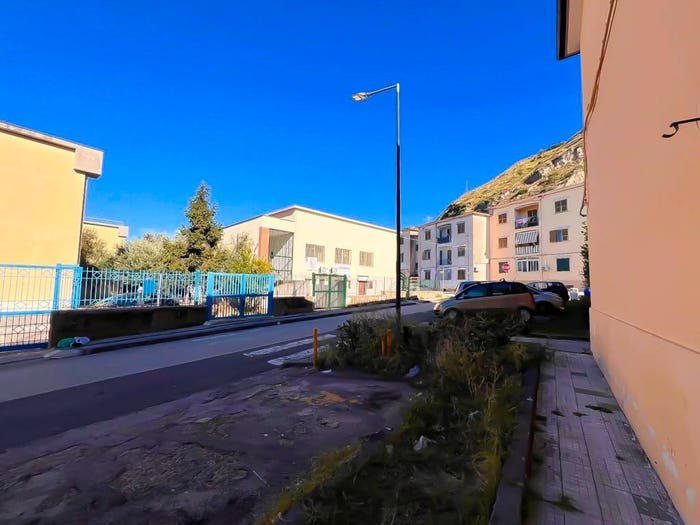 Appartamento quadrilocale in vendita in Viale Nikita Krusciov, Località Toiano Sotto il Monte, Pozzuoli