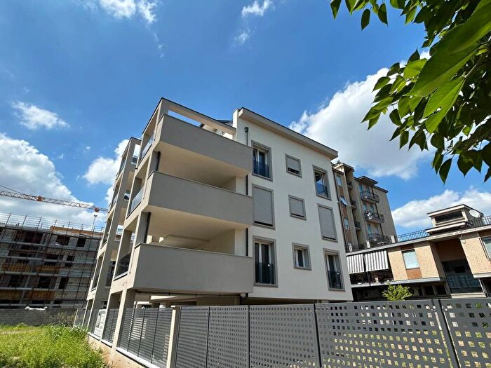 Appartamento quadrilocale in vendita in Via del Riale, Centro, Parabiago