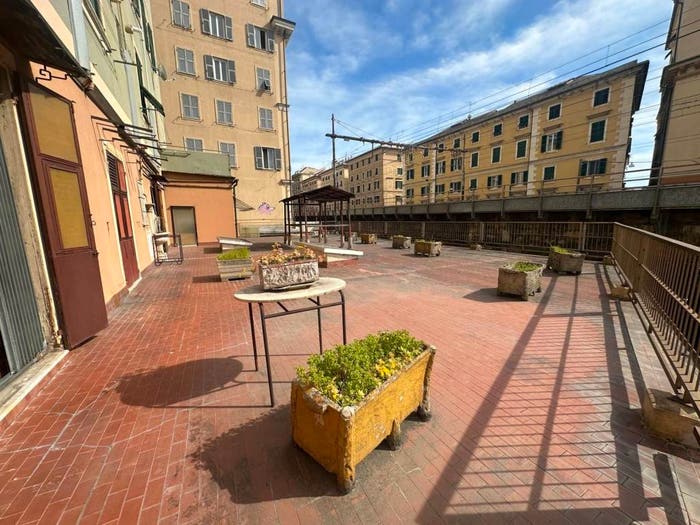 Appartamento con 6 locali in vendita in Sampierdarena, Genova