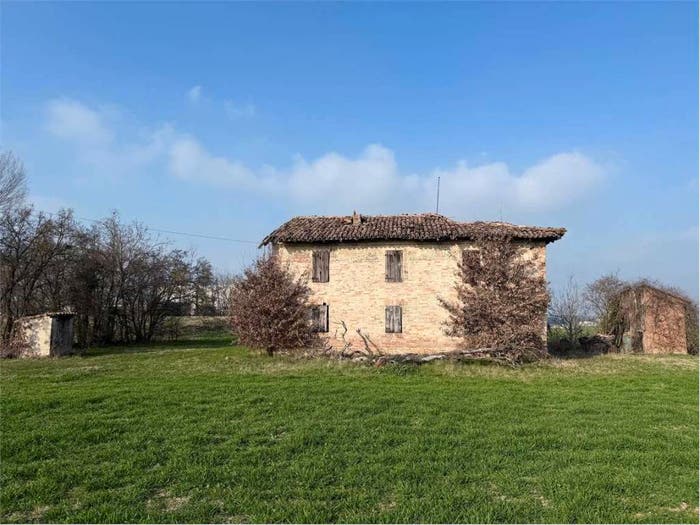 Casa con 6 locali in vendita in FRAZIONE CASTELLINA SAN PIETRO, Soragna