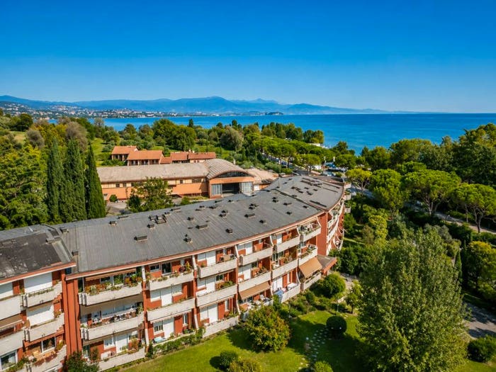Appartamento trilocale in vendita in Lungolago Cesare Battisti, Desenzanino, Desenzano del Garda