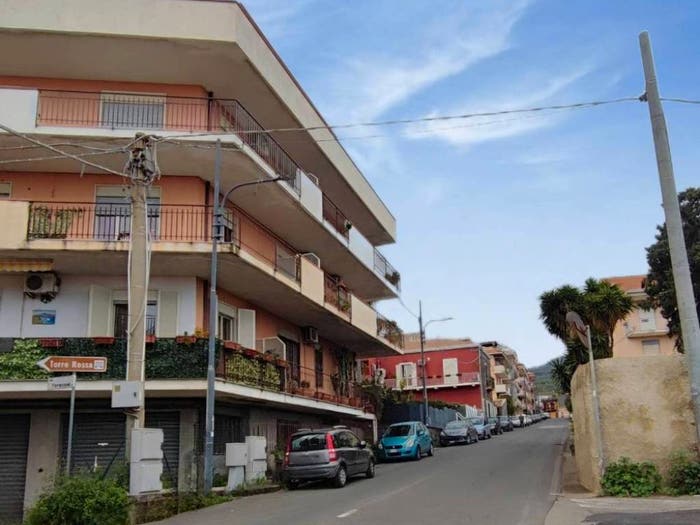 Appartamento con 6 locali in vendita in VIA REGINA DEL CIELO, Fiumefreddo di Sicilia