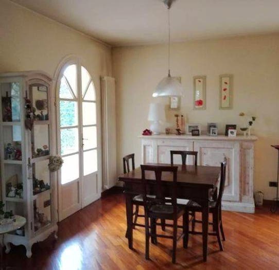Casa con 6 locali in vendita in Cinquale, Montignoso