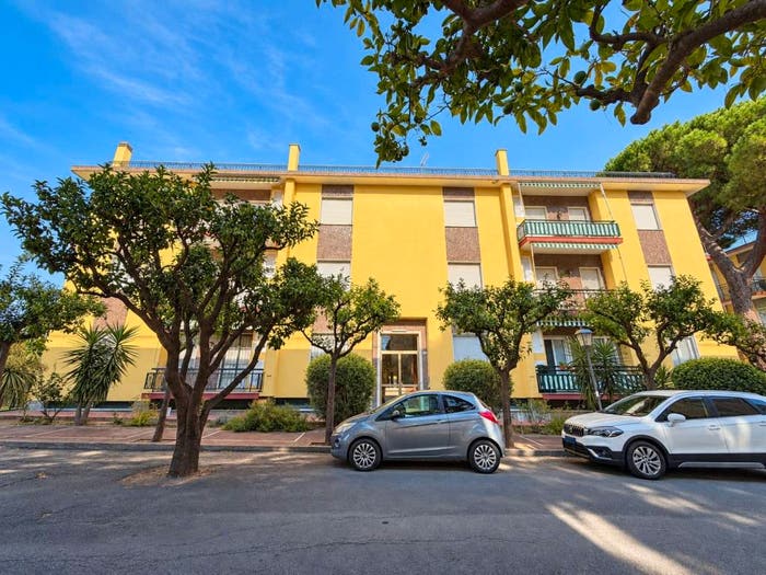Appartamento trilocale in vendita in Via Michelangelo, Centro, Diano Marina