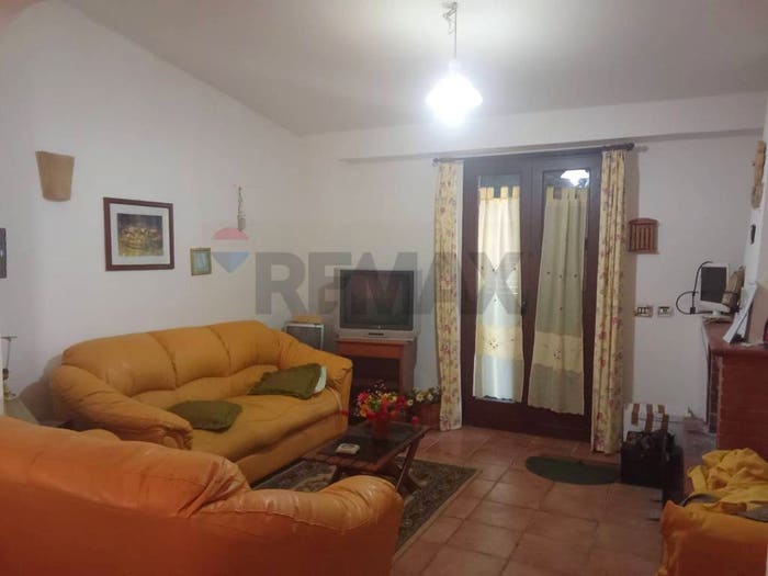 Casa con 6 locali in vendita in Niscemi