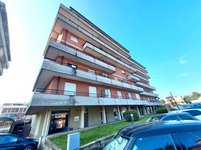 Appartamento trilocale in vendita in Via Luigi Lionne, Centro, Carmagnola