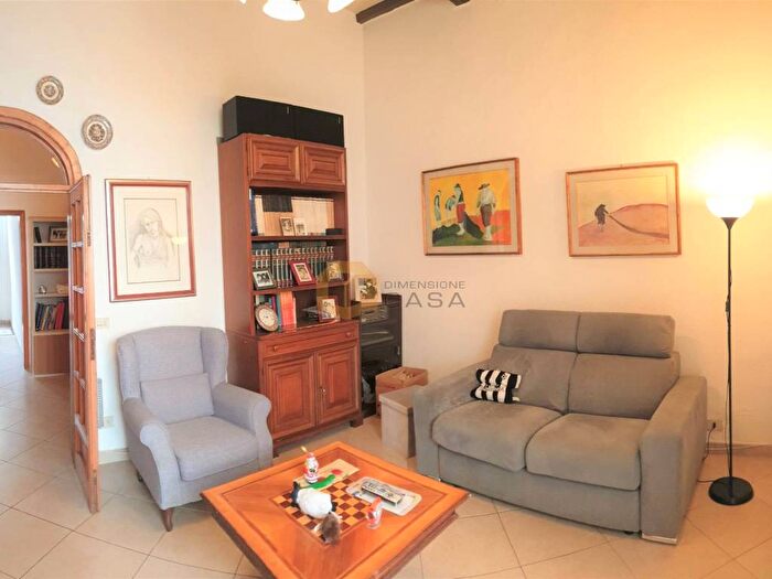 Casa quadrilocale in vendita in Via Virgilio, Darsena Ex Campo di Aviazione, Viareggio