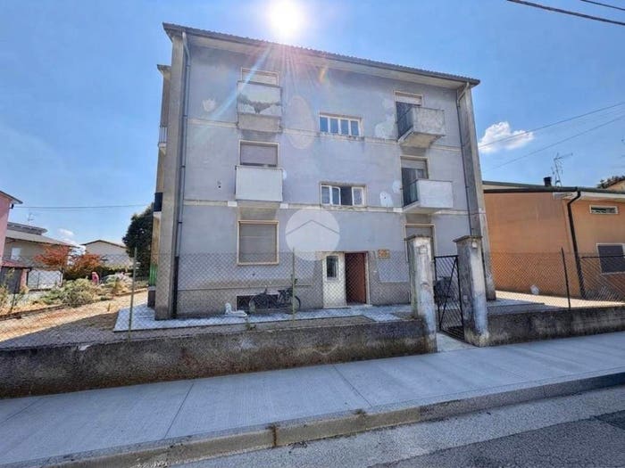 Appartamento trilocale in vendita in Via Gabiano, Centro, Borgo San Giacomo