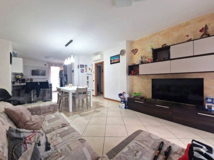 Appartamento trilocale in vendita in Via Vittorio Emanuele, Gazzo