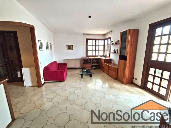 Casa con 6 locali in vendita in Via Aldo Moro, Centro, Montale