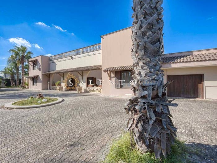 Casa con 5 locali in vendita in Strada Provinciale Cutrofiano Sogliano Cavour, Cutrofiano