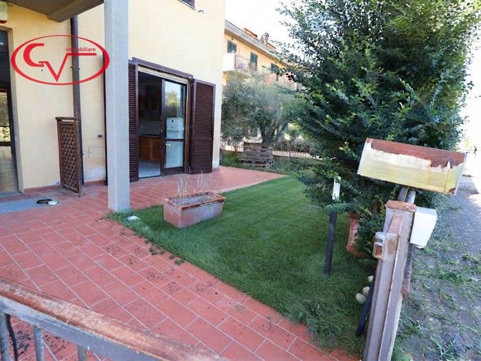 Appartamento quadrilocale in vendita in Via Arno, Levane, Montevarchi