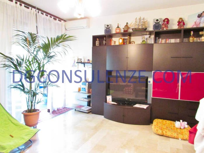 Appartamento quadrilocale in vendita in Via Lomellina, Argonne Corsica, Milano