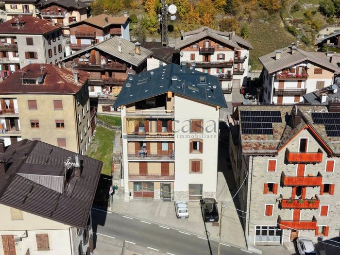 Appartamento trilocale in vendita in Via Don Peccedi, Isolaccia, Valdidentro