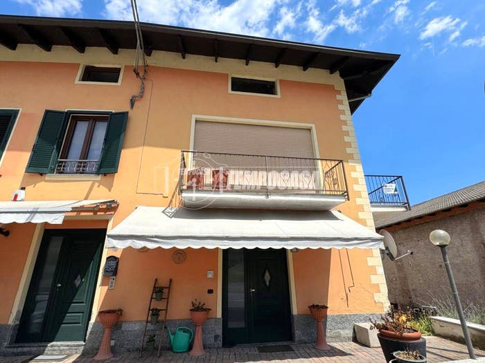 Appartamento con 5 locali in vendita in Via Torino, Villa del Bosco