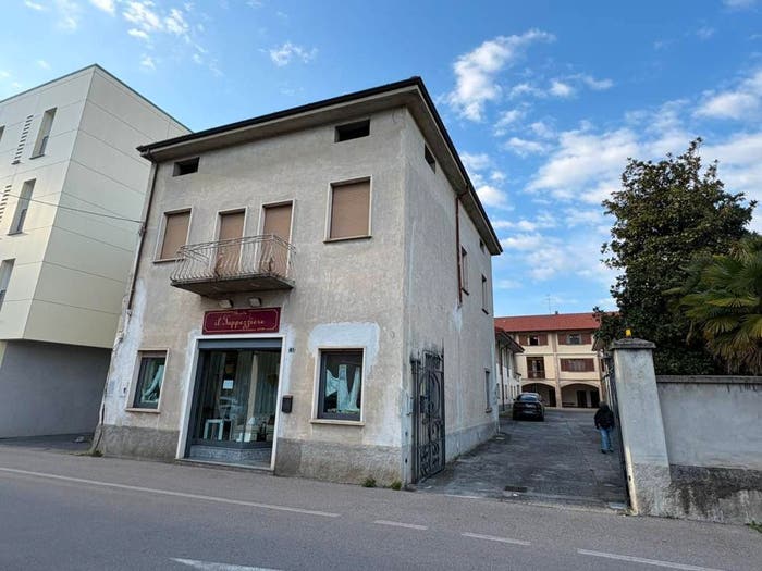 Appartamento con 6 locali in vendita in Via Guglielmo Marconi, Verdello
