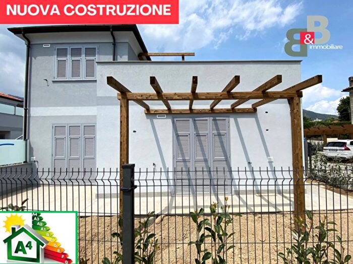 Appartamento bilocale in vendita in Via degli Alpini, Centro, Loano