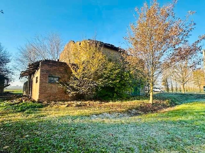 Casa con 6 locali in vendita in Mirandola