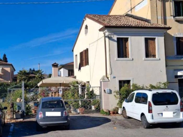 Casa quadrilocale in vendita in Prato Santa Caterina, Centro, Bassano del Grappa