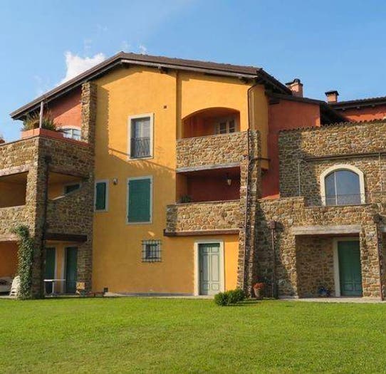 Casa con 6 locali in vendita in Via Vaccareccia, Aulla
