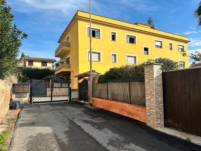 Appartamento trilocale in vendita in Via Gonnesa, Passo Oscuro, Fiumicino