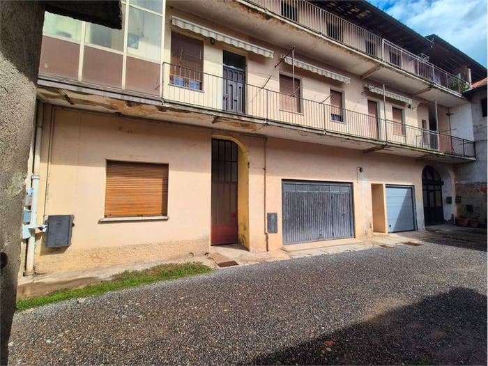 Casa con 6 locali in vendita in Via Como, Cirimido