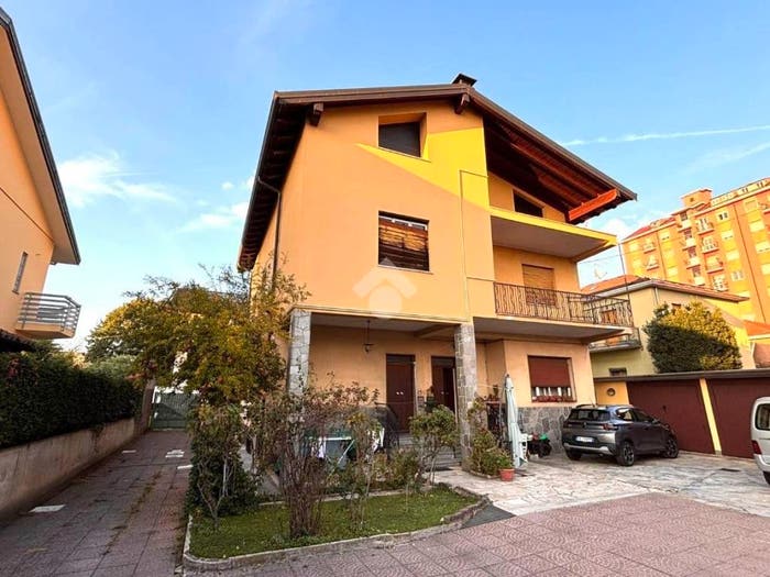 Appartamento con 6 locali in vendita in Via Torino, San Carlo San Paolo, Rho
