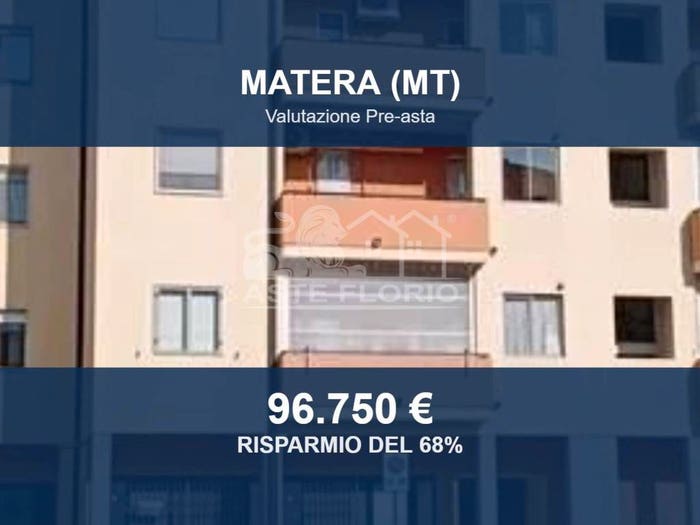 Appartamento con 6 locali in vendita in Via Brindisi, Centro, Matera