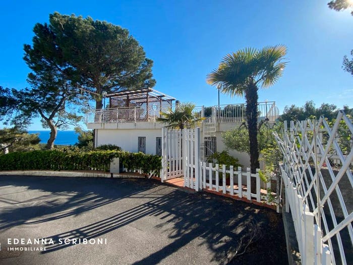 Casa con 6 locali in vendita in Viale Olanda, Marina Di Andora, Andora