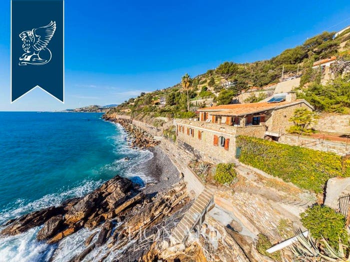 Casa con 6 locali in vendita in Porto Maurizio, Imperia
