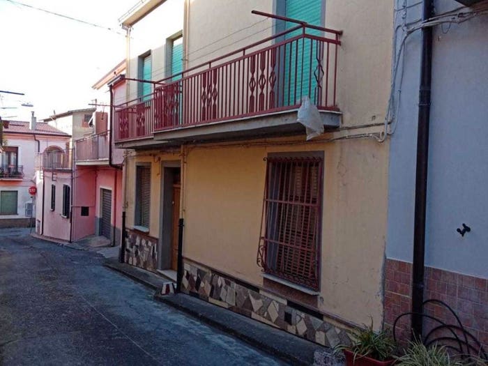 Casa con 6 locali in vendita in Via Vignale, Centro, Spezzano Albanese
