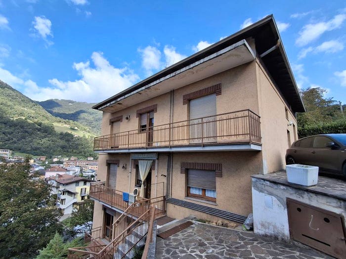 Casa con 6 locali in vendita in Via Castello, Centro, Cene
