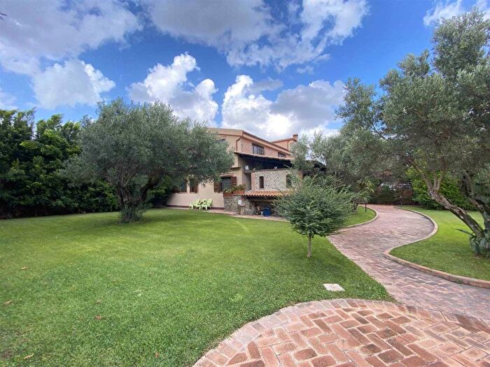 Casa con 6 locali in vendita in Catanzaro Lido, Catanzaro