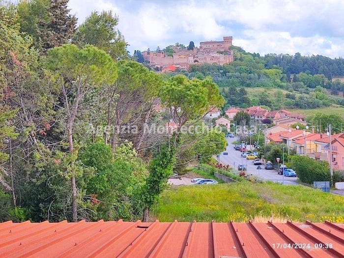 Casa con 6 locali in vendita in Via Martiri di Tavullia, Gradara