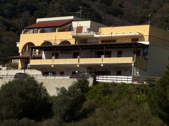 Appartamento quadrilocale in vendita in Viale Giovanni Palatucci, Annunziata Alta, Messina