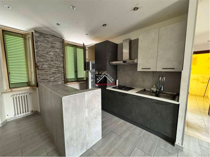 Appartamento con 6 locali in vendita in Via Arno, Via Piave, Foligno
