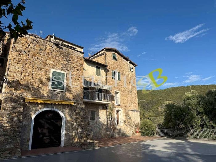 Appartamento con 6 locali in vendita in Via Fabio Filzi, Due Strade, Bordighera