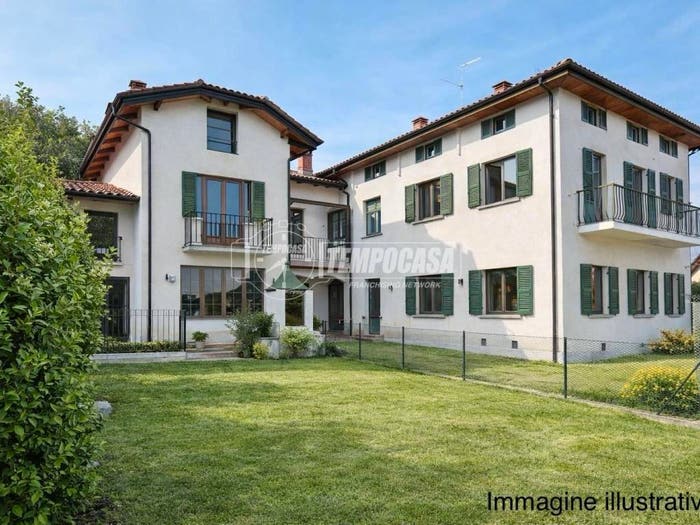 Casa con 6 locali in vendita in Via Roma, Muzzano