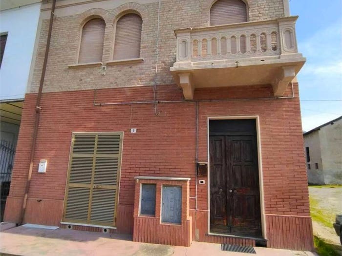 Casa con 5 locali in vendita in Montegioco