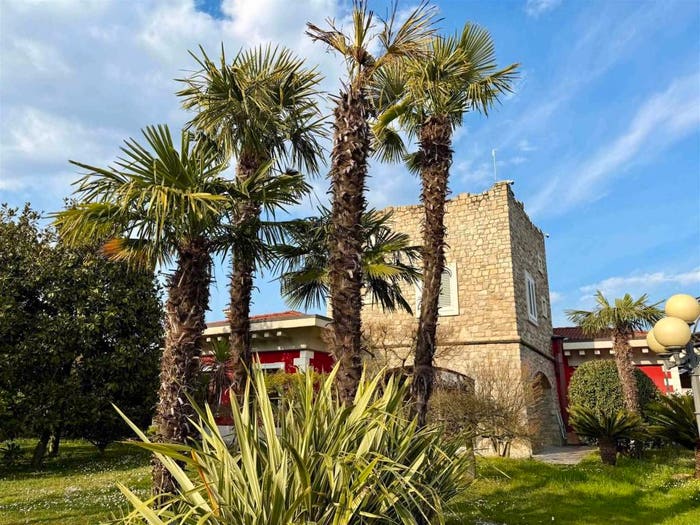 Casa con 6 locali in vendita in Moniga del Garda